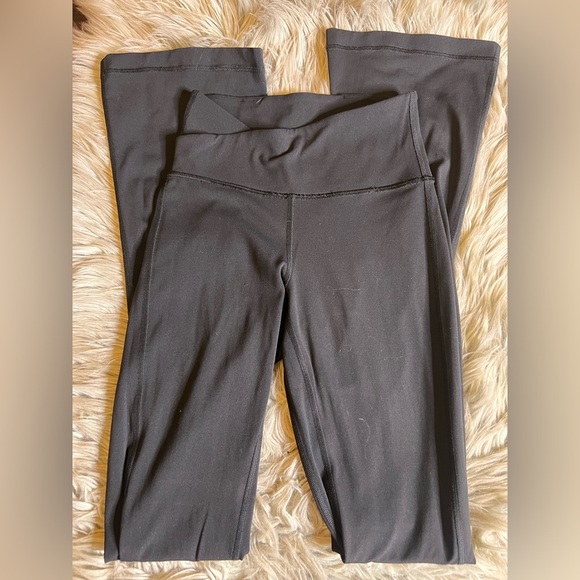 Like new Lululemon asymmetrical set - Picture 2 of 12